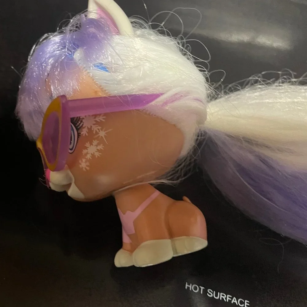 VIP Pets Surprise Hair Reveal Doll